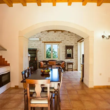 Vila Estate *