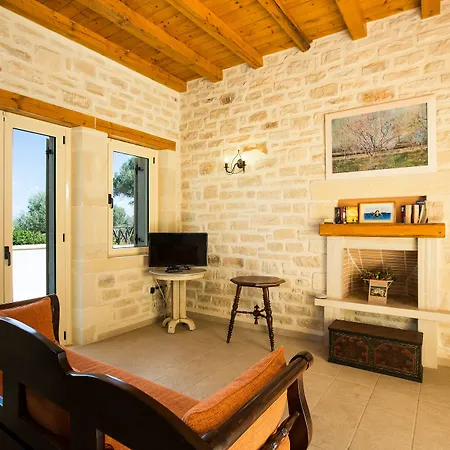 Vila Estate Maroulás